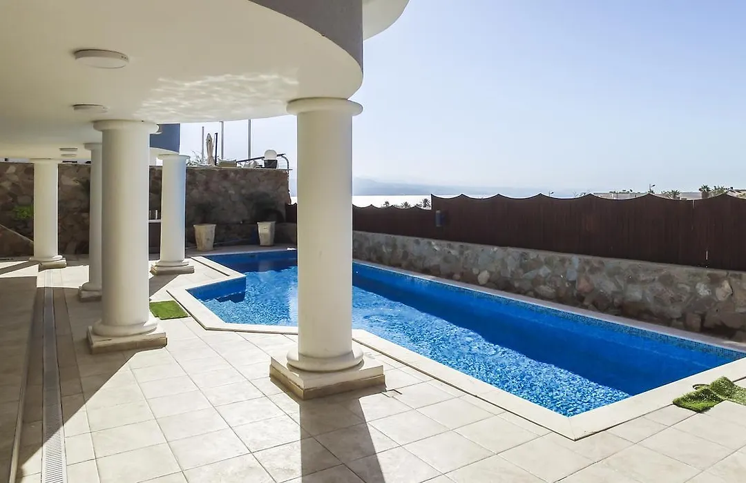 Luxury Suite By The Pool-1