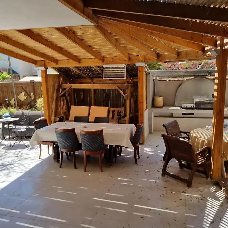 Shefer Guesthouse-2
