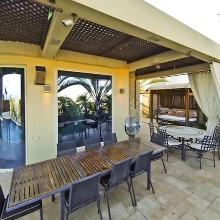 Villa Family Eilat With Heated Pool-3