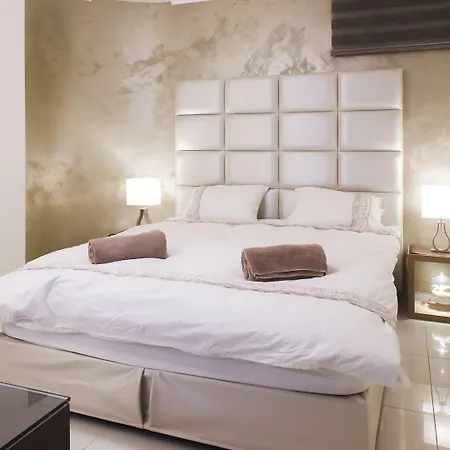 Luxury Suite By The Pool-3